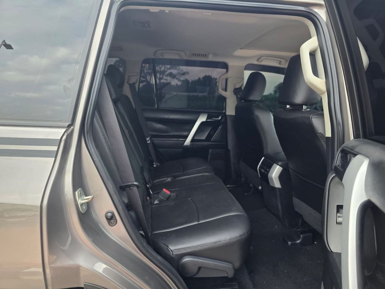 Toyota Prado 2019 | 2.8L DIESEL | AT | RHD | PUSH START ENGINE | SUNROOF | ELECTRIC SEAT