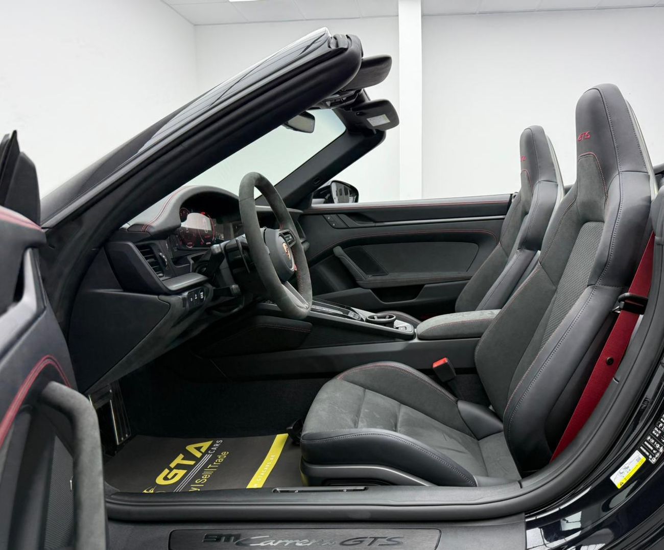 Porsche 911 Carrera GTS 3.0L (450 HP) Convertible