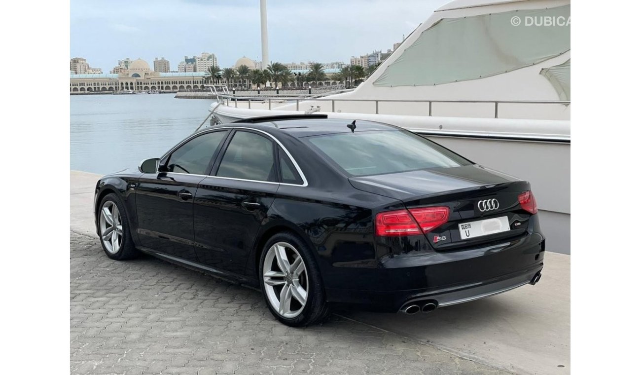 أودي S8 TFSI quattro S-لاين TFSI quattro S-لاين موديل 2013