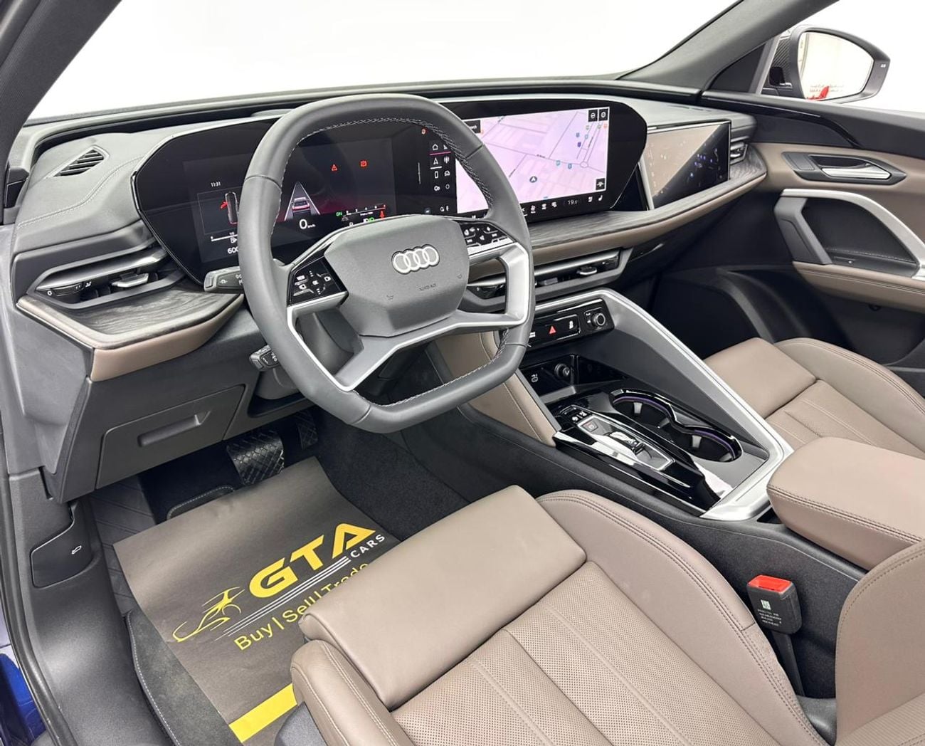 Audi Q5 2025 Audi Q5 S-Line 45 TFSI Quattro, 01/2029 Audi Warranty, 01/2031 Audi Service Contract, GCC