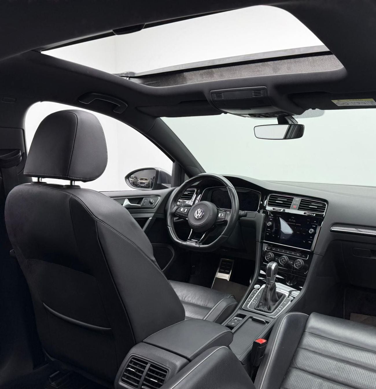 فولكس واجن جولف ار 2019 Volkswagen Golf R, Full VW Service History, Fully Loaded, Excellent Conditions, GCC