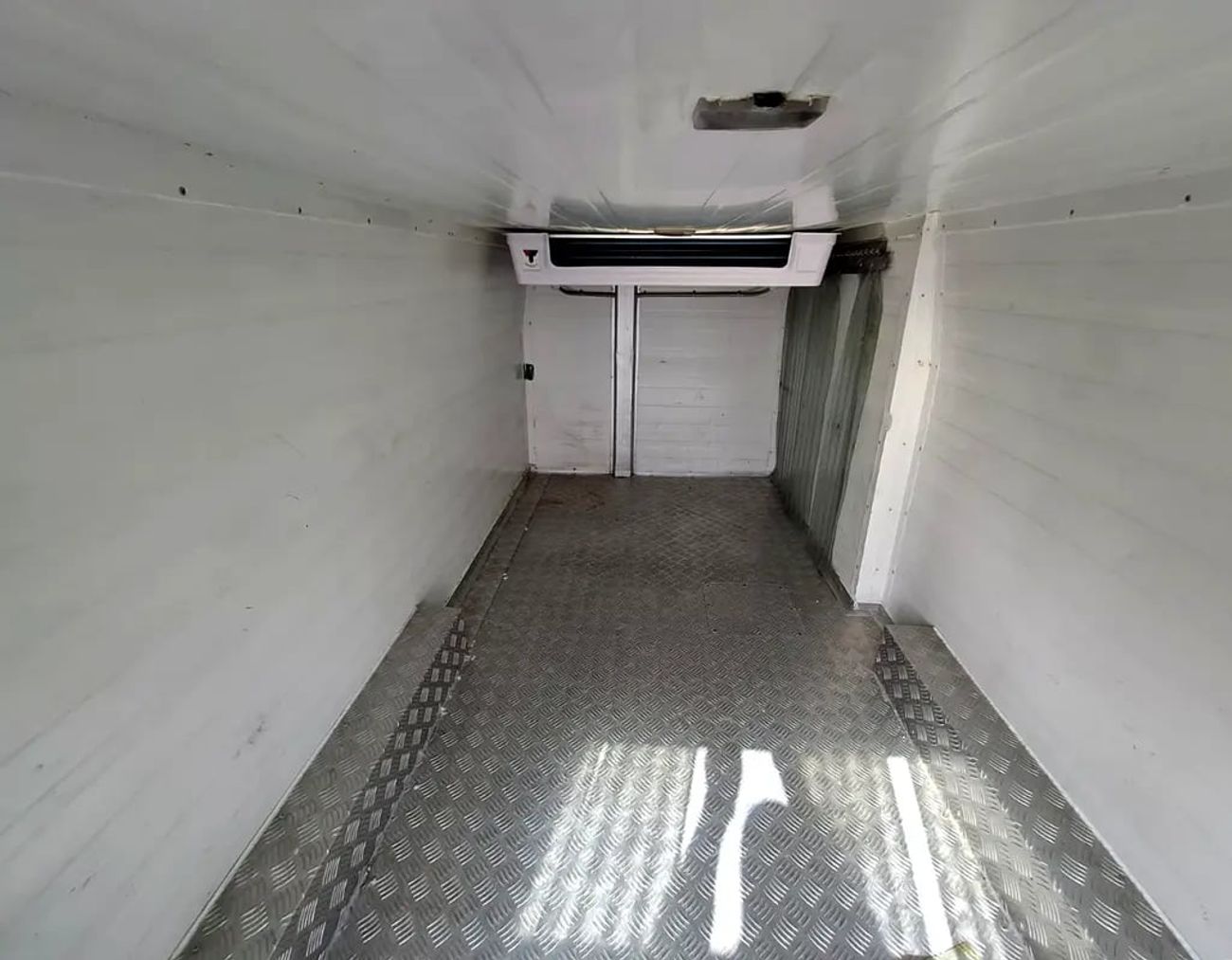 Nissan Urvan Nissan Urvan NV350