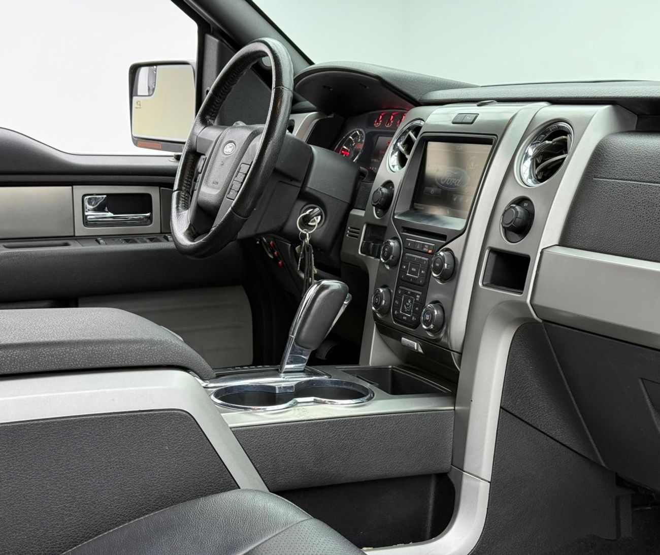 فورد F 150 2013 Ford F150 FX4 High Rider Edition, Service History, Fully Loaded, Excellent Condition, GCC