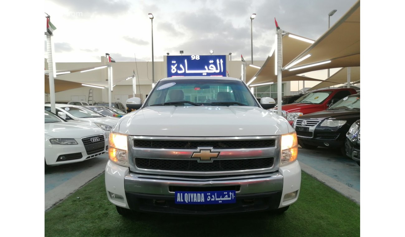 شيفروليه سيلفارادو SILVERADO 2010 GCC 4X4 GOOD CONDITION