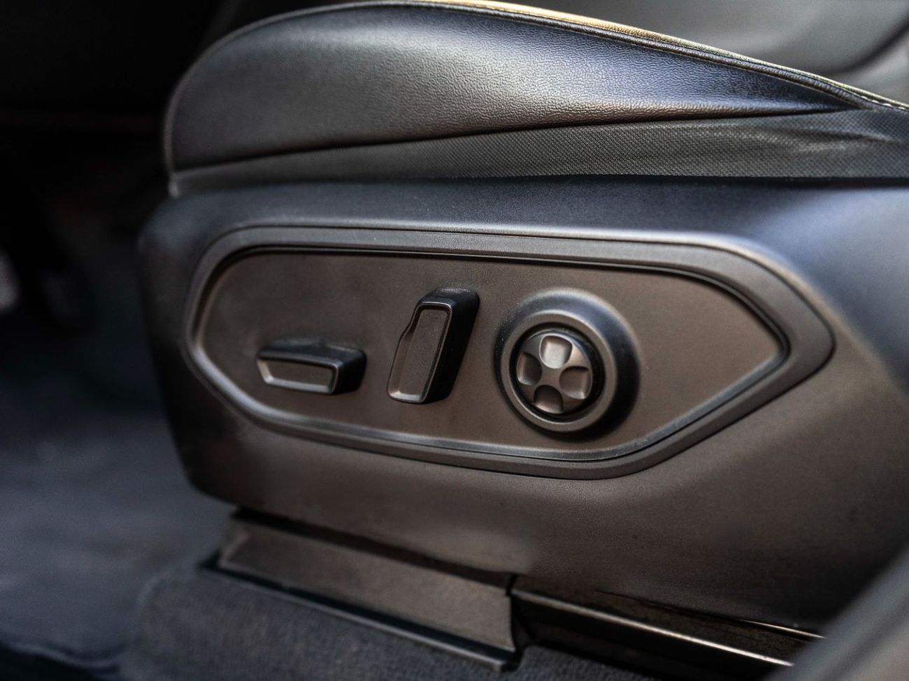 جيب جراند شيروكي L Limited 3.6L