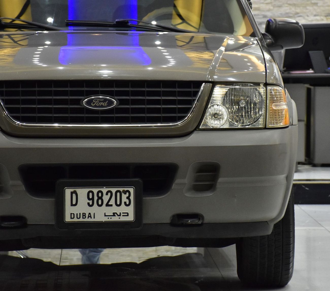 فورد إكسبلورر EXCELLENT DEAL for our Ford Explorer XLS 4x4 ( 2002 Model ) in Grey Color GCC Specs