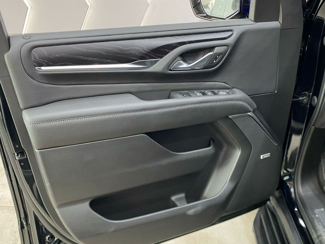 GMC Yukon Denali 6.2L (8 Seater) - 2021