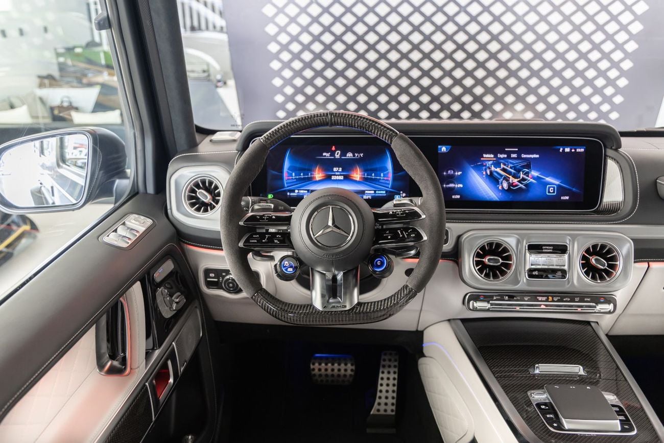Mercedes Benz G63 AMG STANDARD Mercedes-Benz G63 AMG | 2025 | Performance Package | V8 4.0L Twin-Turbo | 585 HP