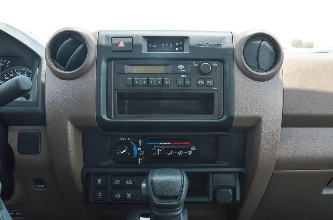 تويوتا لاند كروزر 70 TOYOTA LAND CRUISER 78 4.0L V6 3DOOR 4WD SUV 2024