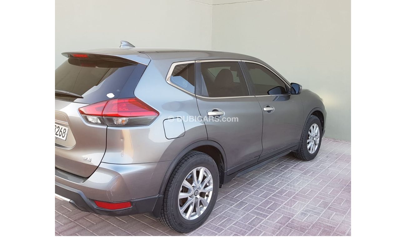 Nissan XTrail Nissan X-Trail S 2.5