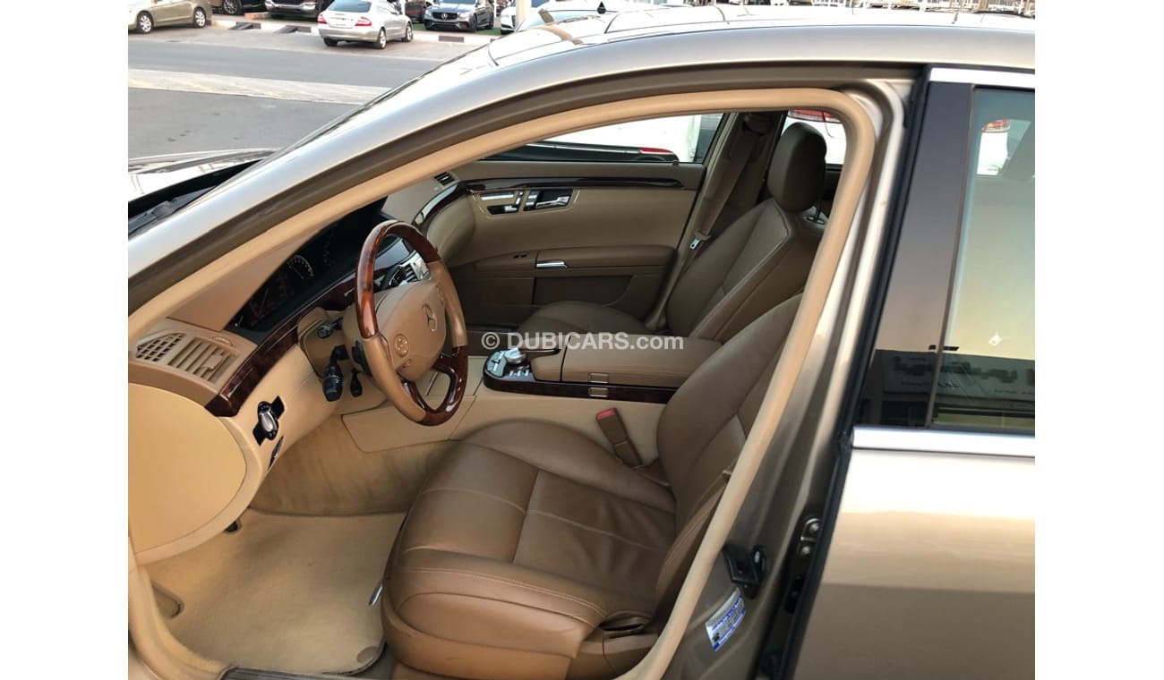 مرسيدس بنز S 350 موديل 2009 خليجي فل مواصفات بانوراما وتحكم كهربي كامل ونظام صوت ممتاز وكاميرا خلفيه وكراسي جلد ومثبت