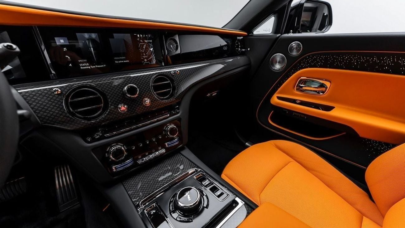 رولز رويس سبيكتر Black Badge - 2025 - GCC - Under Warranty and Service Contract