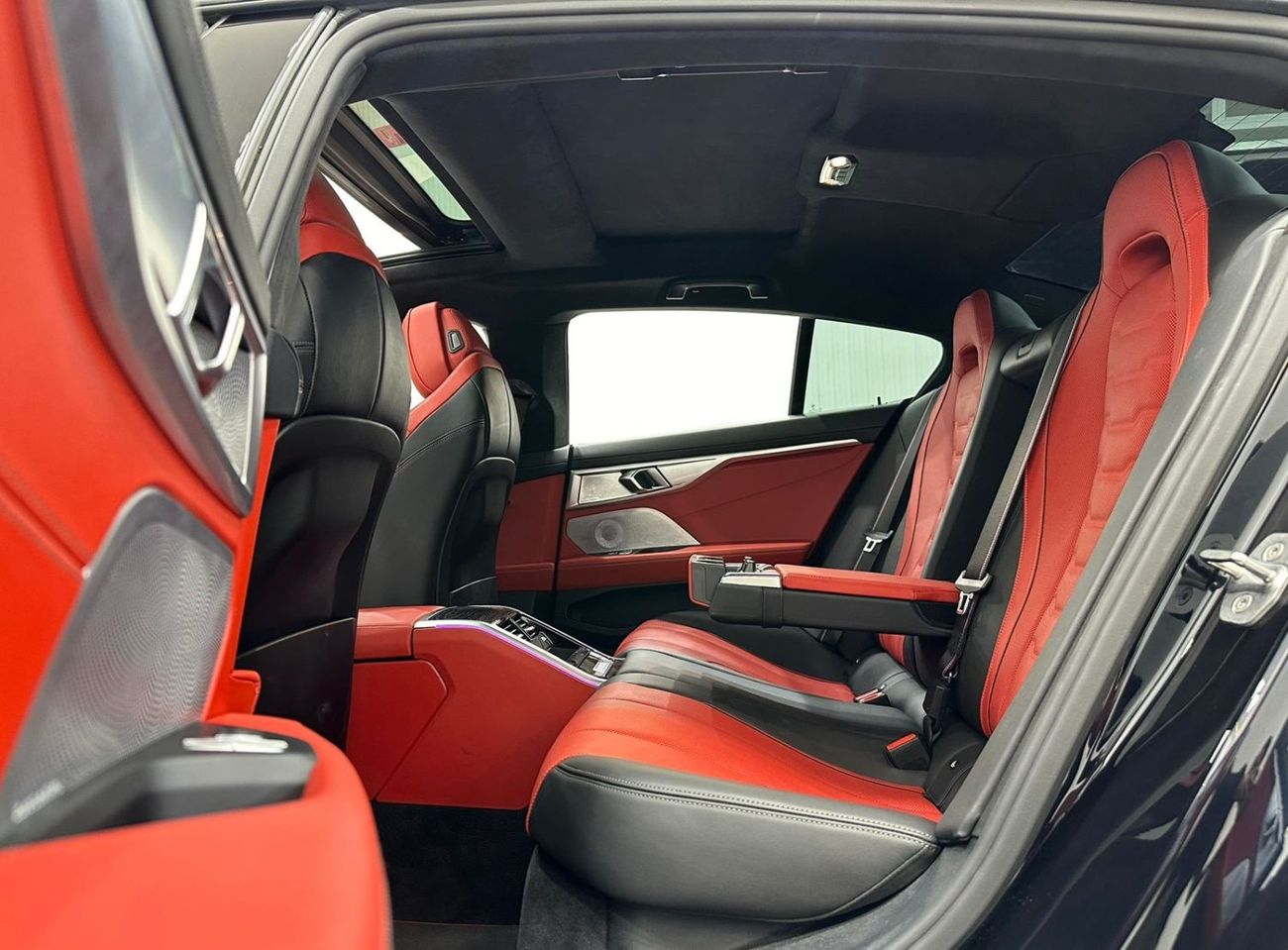 BMW M850i 2020 BMW M850i xDrive, 2027 BMW Warranty + Service Pack, Full Options, GCC