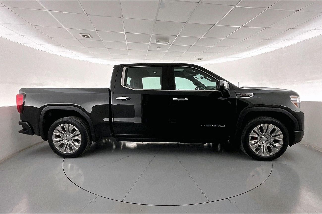 فولكس واجن طوارق R-Line | ضمان مجاني لمدة عام | 0 دفعة أولى