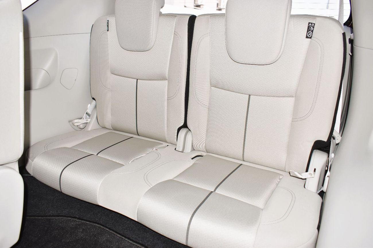 Nissan XTerra Titanium 2.5L RWD