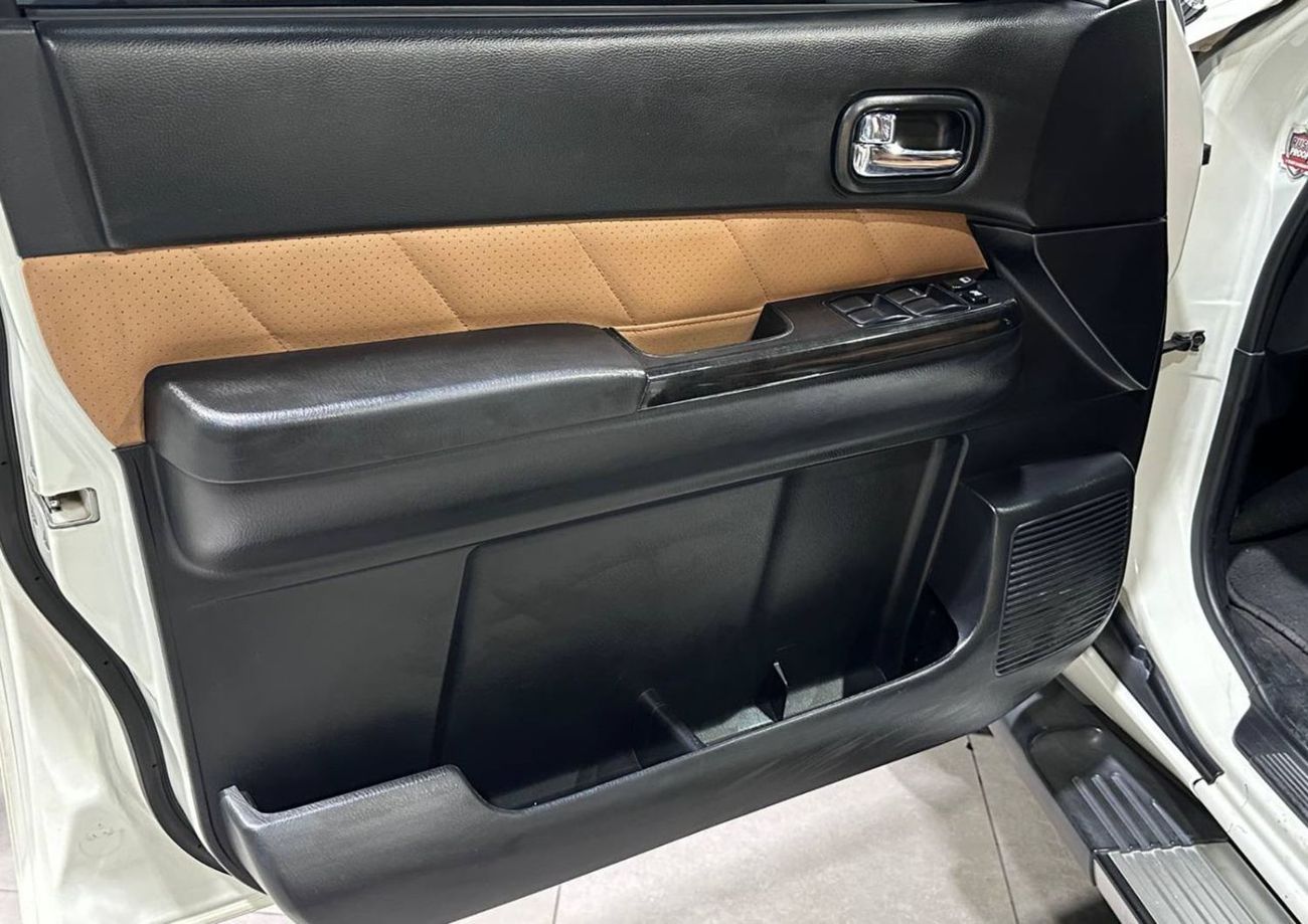 Nissan Patrol Safari Super Safari 4.8L A/T