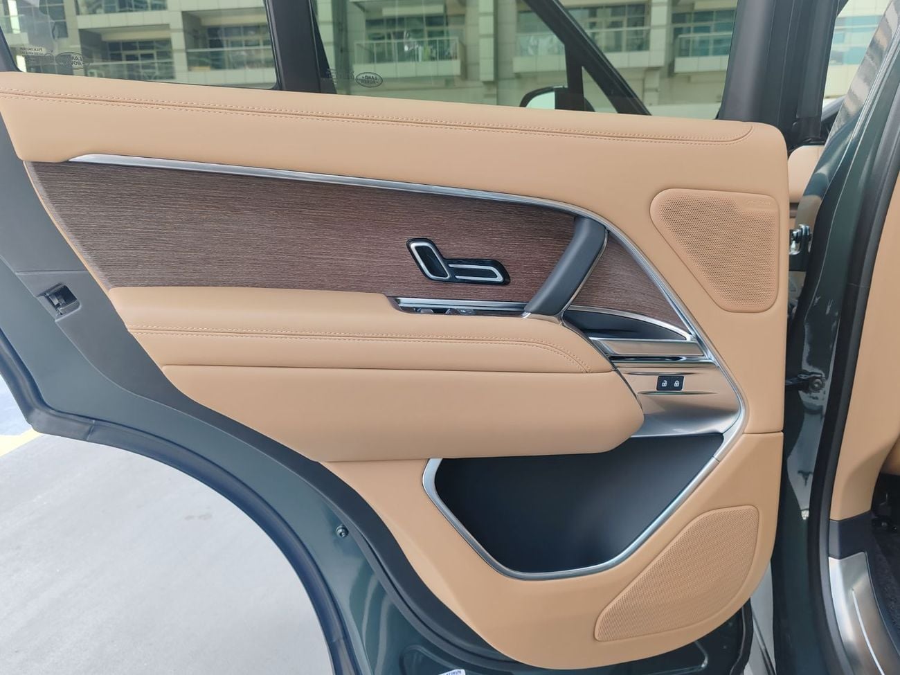 Land Rover Range Rover LWB HSE P530 4.4L