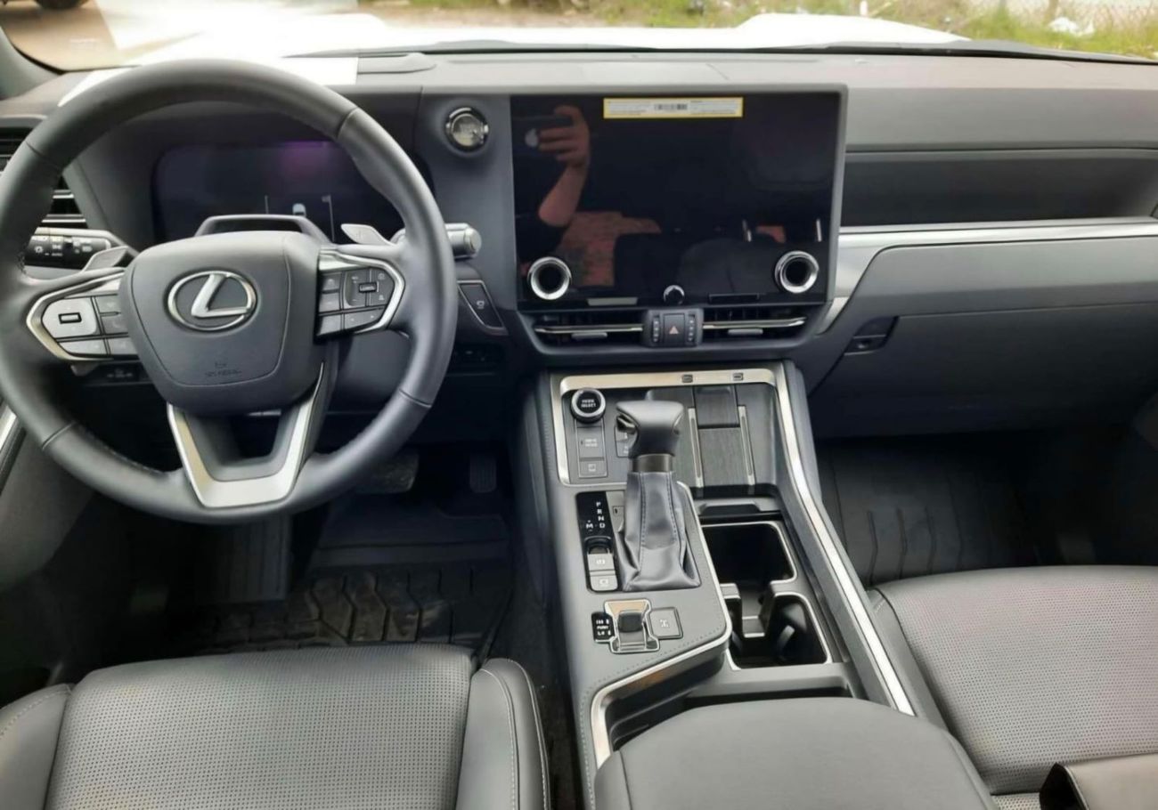 Lexus GX550 Executive Full Options 6seaters