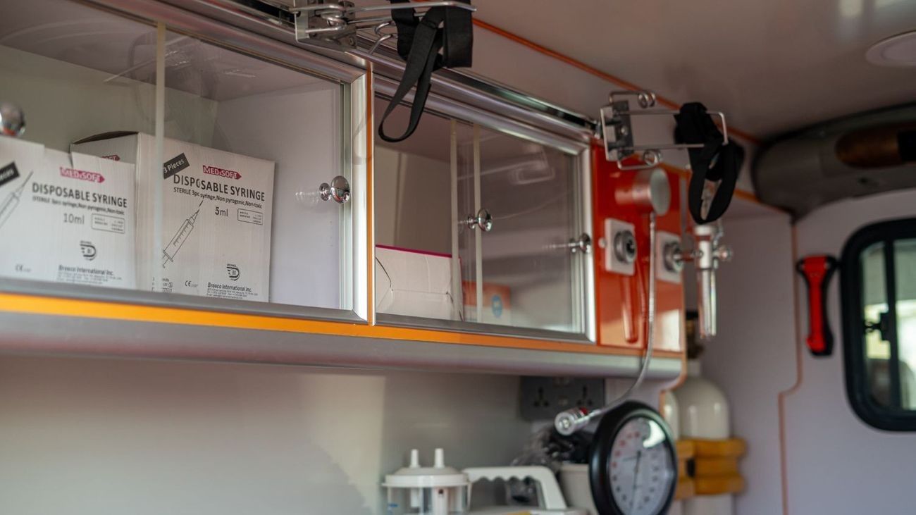 تويوتا لاند كروزر 70 78 (GRJ78) 4.0Ltr. M/T HardTop READY AMBULANCE 2023YM