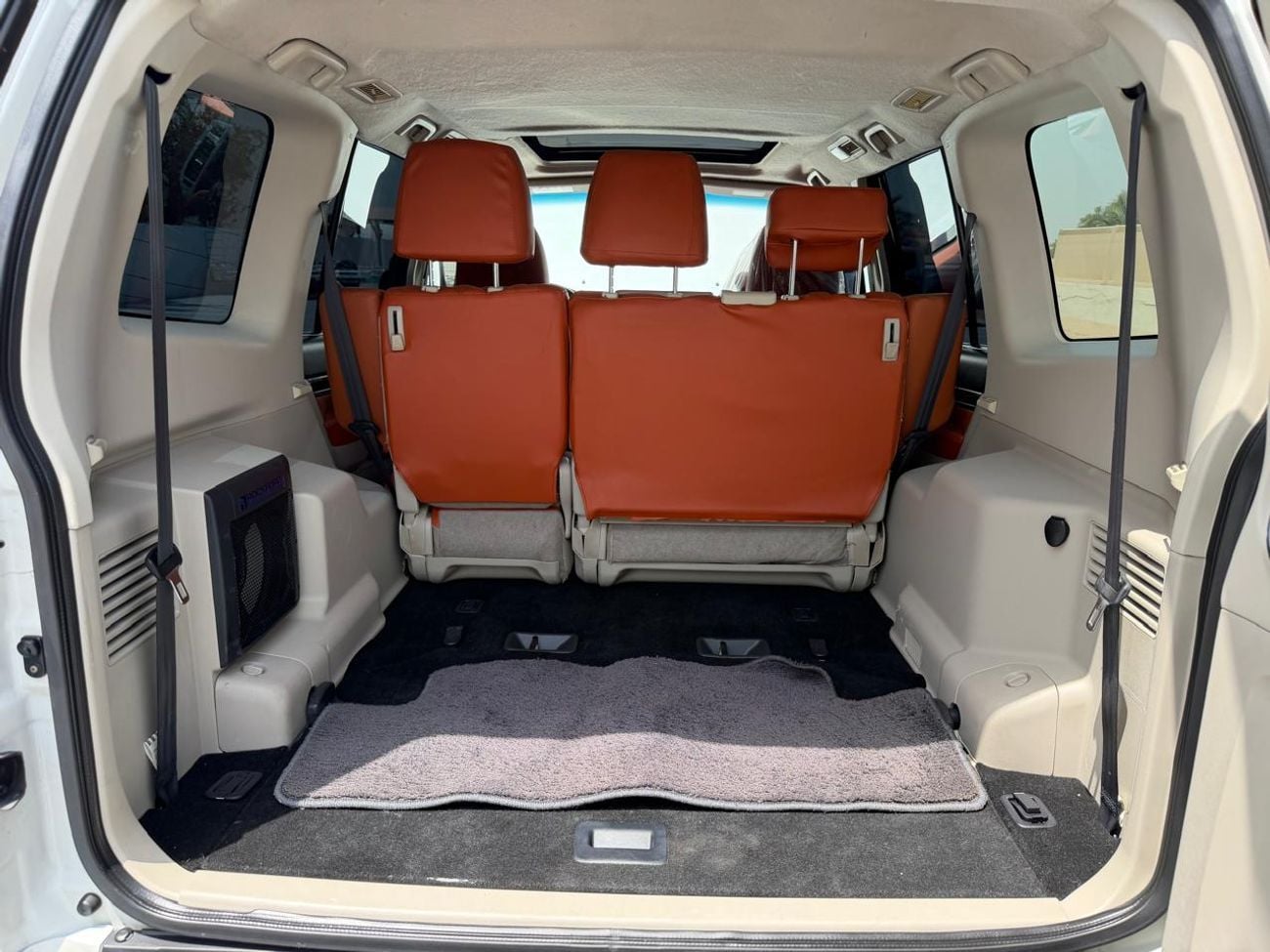 ميتسوبيشي باجيرو  3.5L Petrol | RockFord System | Sunroof