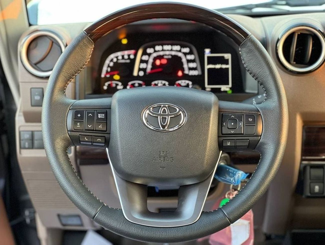Toyota Land Cruiser Pick Up LC79 D/C 2.8L DSL A/T  // 2024 // FULL OPTION WITH RADAR , LED LIGHT , DVD & BACK CAMERA // SPECIAL