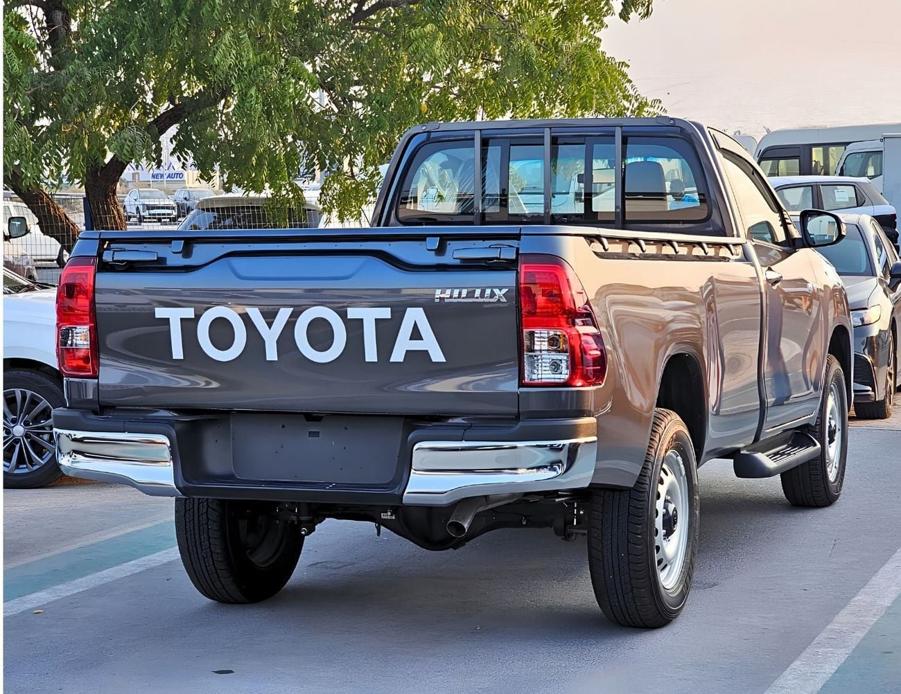 Toyota Hilux SINGLE CABIN TOYOTA HILUX SINGLE CABIN LONG BODY || 2.4L DIESEL V4 M/T 4WD | 5+2 HOOKS | PWOER WINDOW | DIFF-LOCK