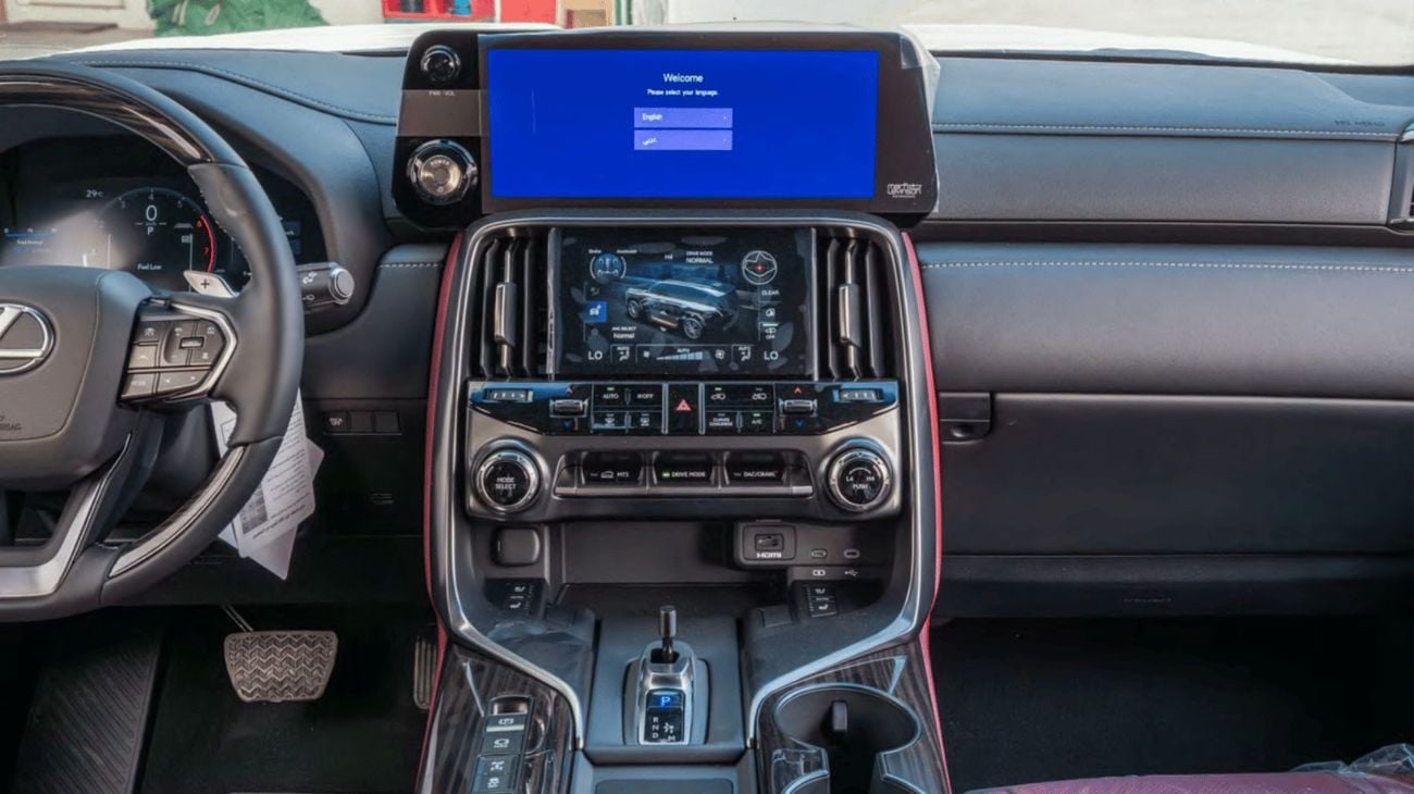 Lexus LX700h SIGNATURE BLACK IN RED 26/26