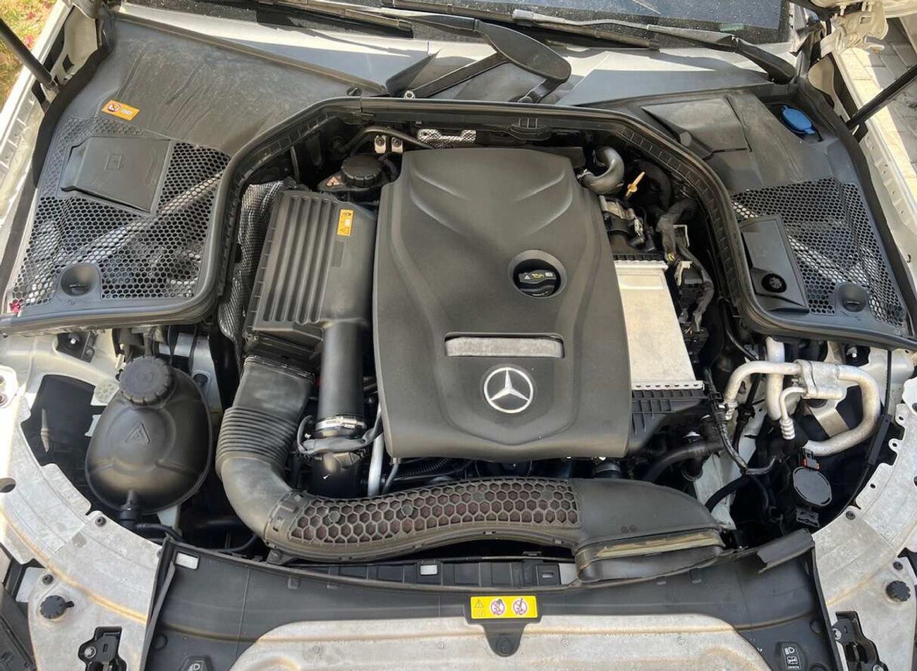 Mercedes-Benz C 200 صبغ  وسرفس الوكاله، عقد صيانه ضمان سنه