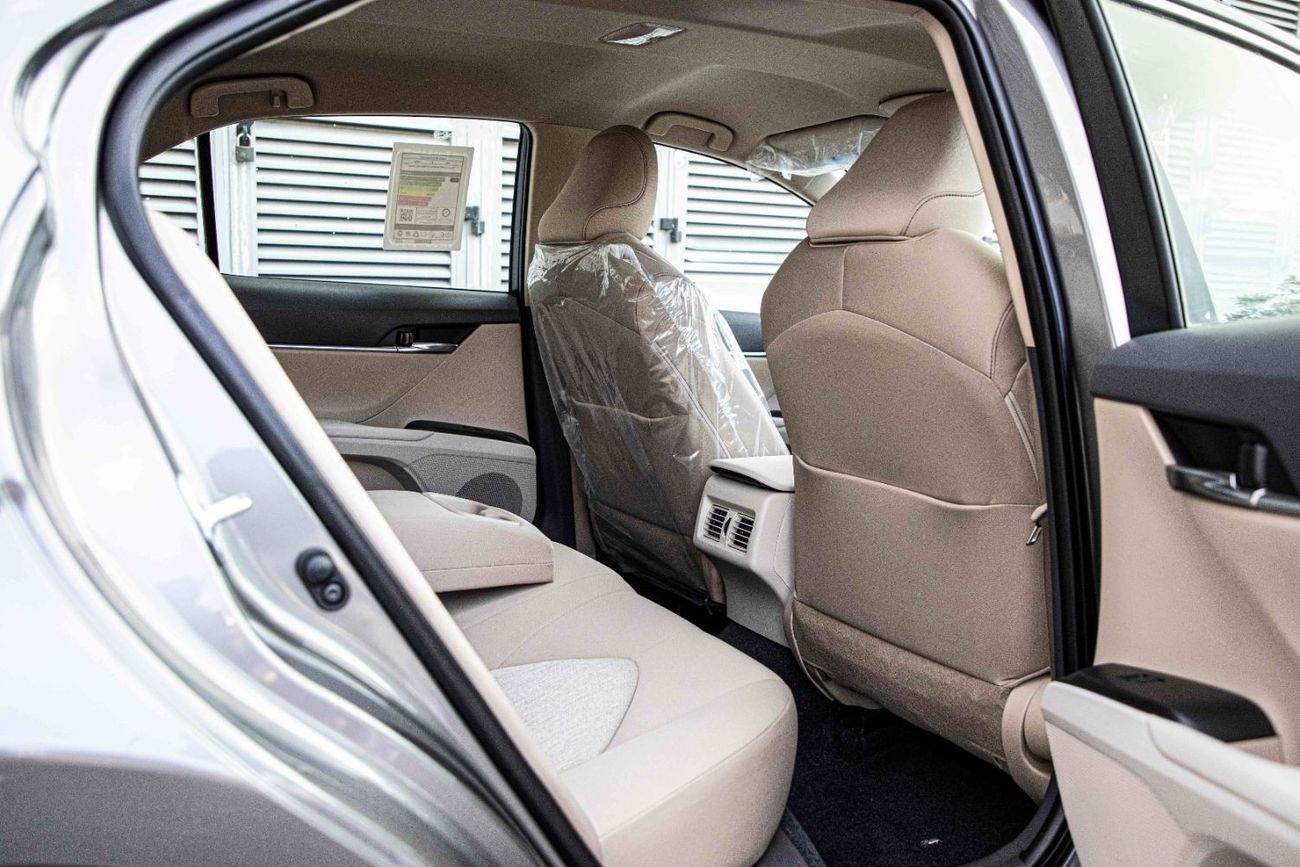 Toyota Camry 2023 Toyota Camry 2.5 LE - Precious Metal inside Beige