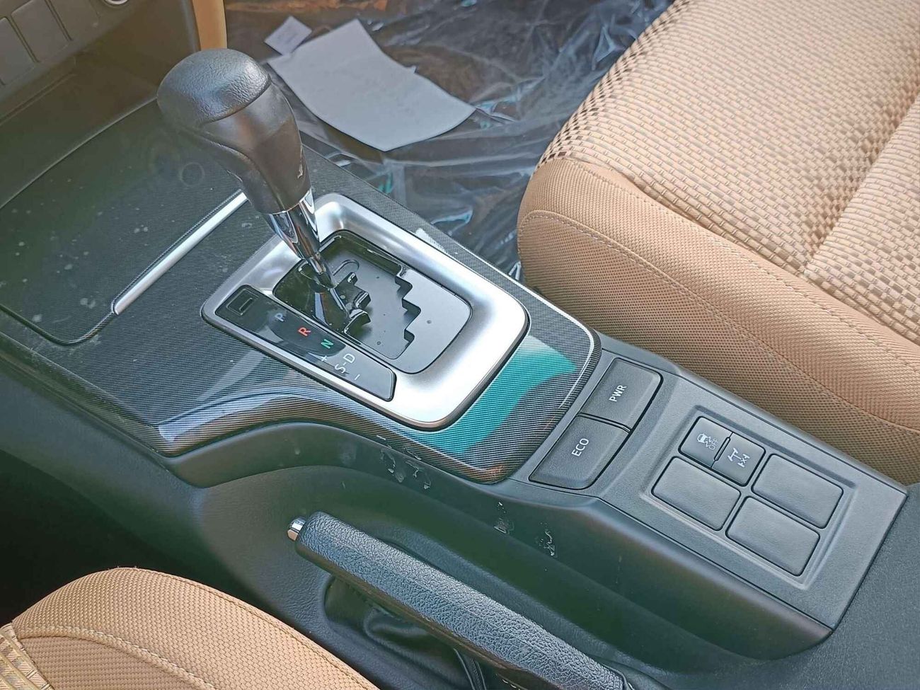 Toyota Fortuner DIESEL, 2.4L V4 /  ALLOY RIMS / PARKING SENSOR / 4WD (CODE # FD24B)