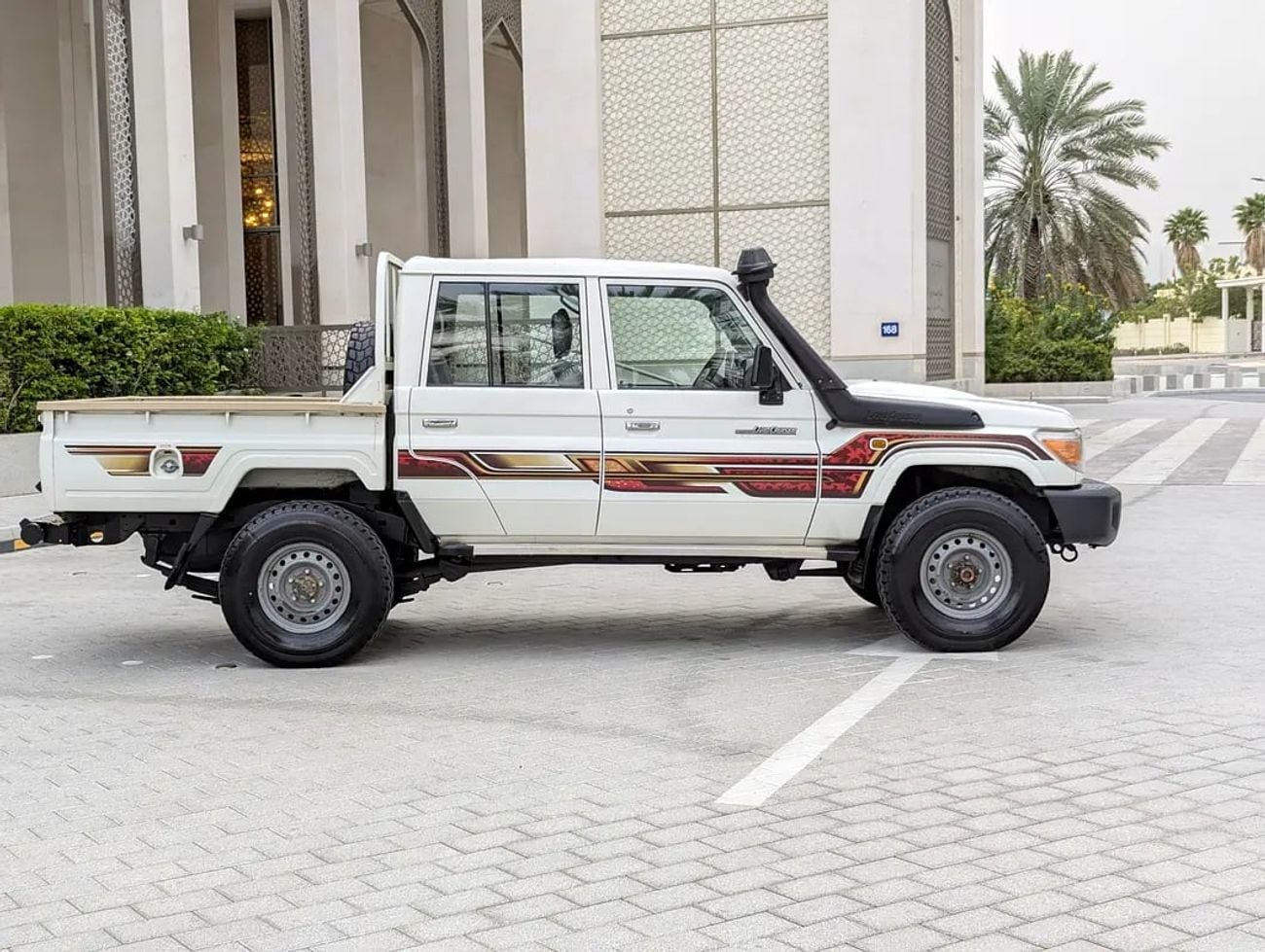 تويوتا لاند كروزر 70 LC79 LX