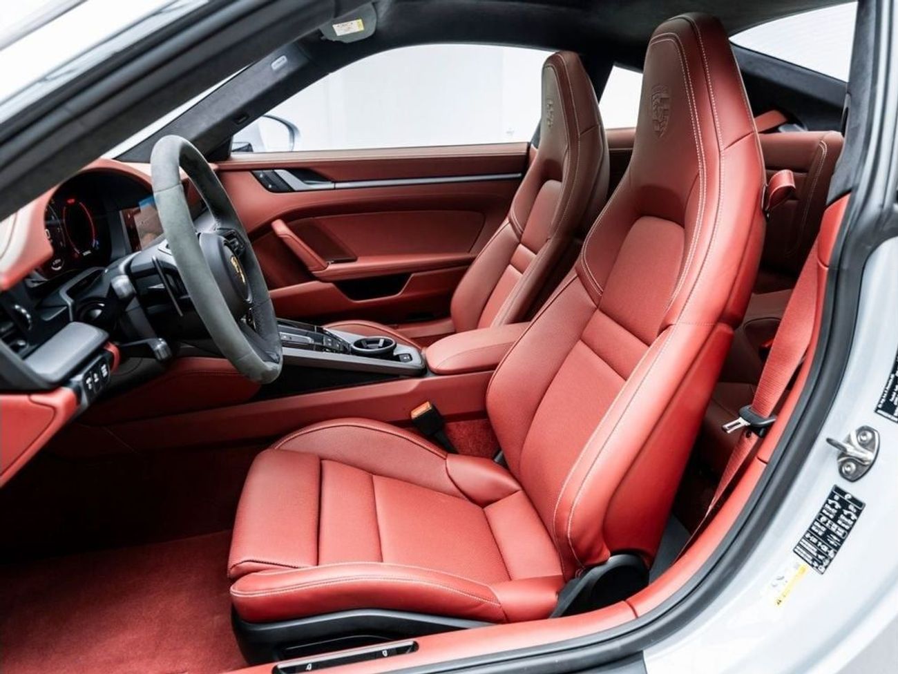 بورش 911 2025 Porsche Carrera, 2026 Porsche Warranty, Aero Kit, Very Low KMs, GCC