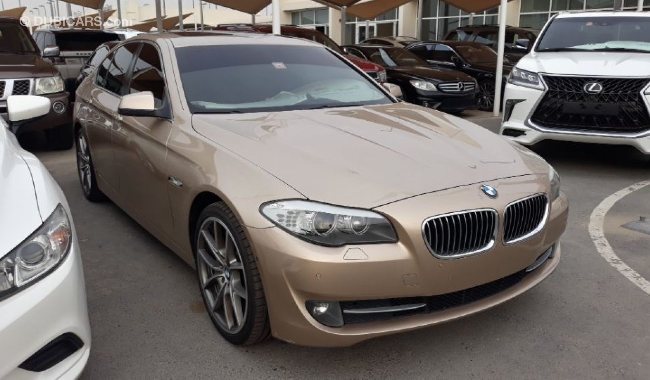 BMW 530i 2013 Model gulf specs full options options clean car