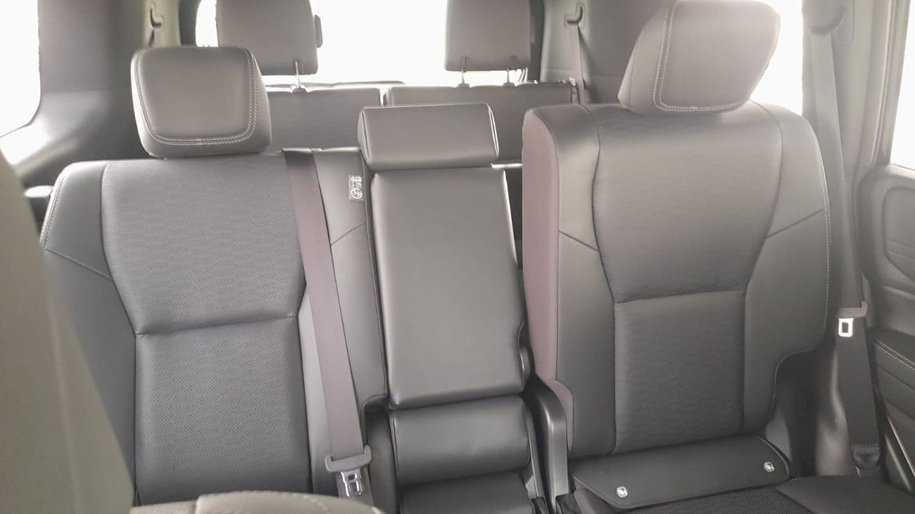 Toyota Prado Right-Hand drive Kakadu diesel Auto panoramic roof 7 seater top of the range