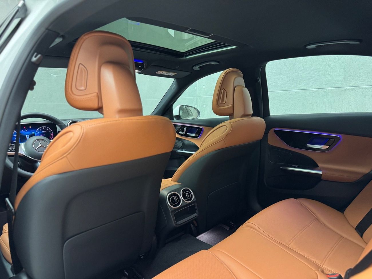 Mercedes-Benz C 200 Premium 2.0L Premium 1.5L