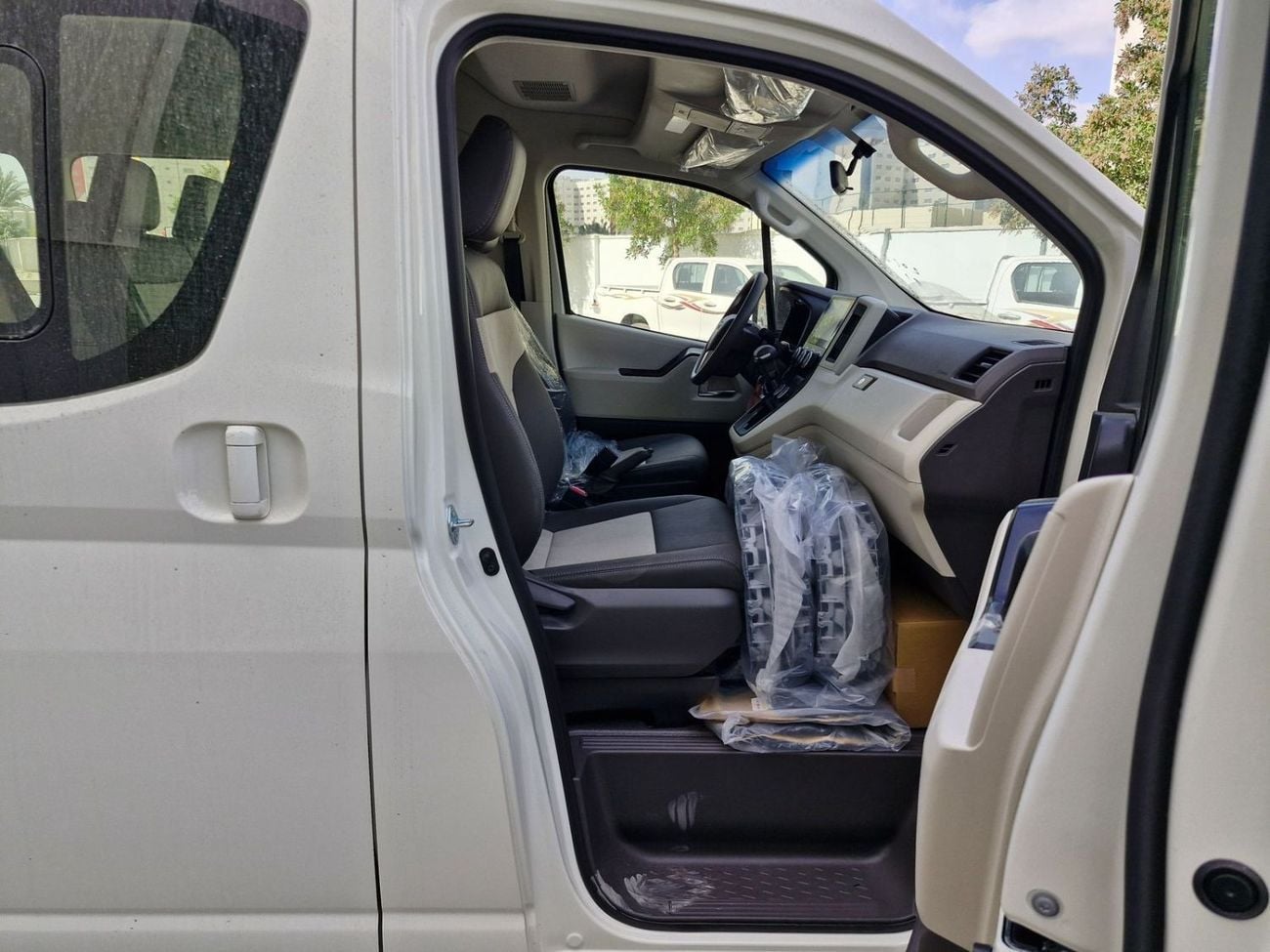 تويوتا هاياس Toyota Hiace 3.5 AT 2026 full option with automatic door
