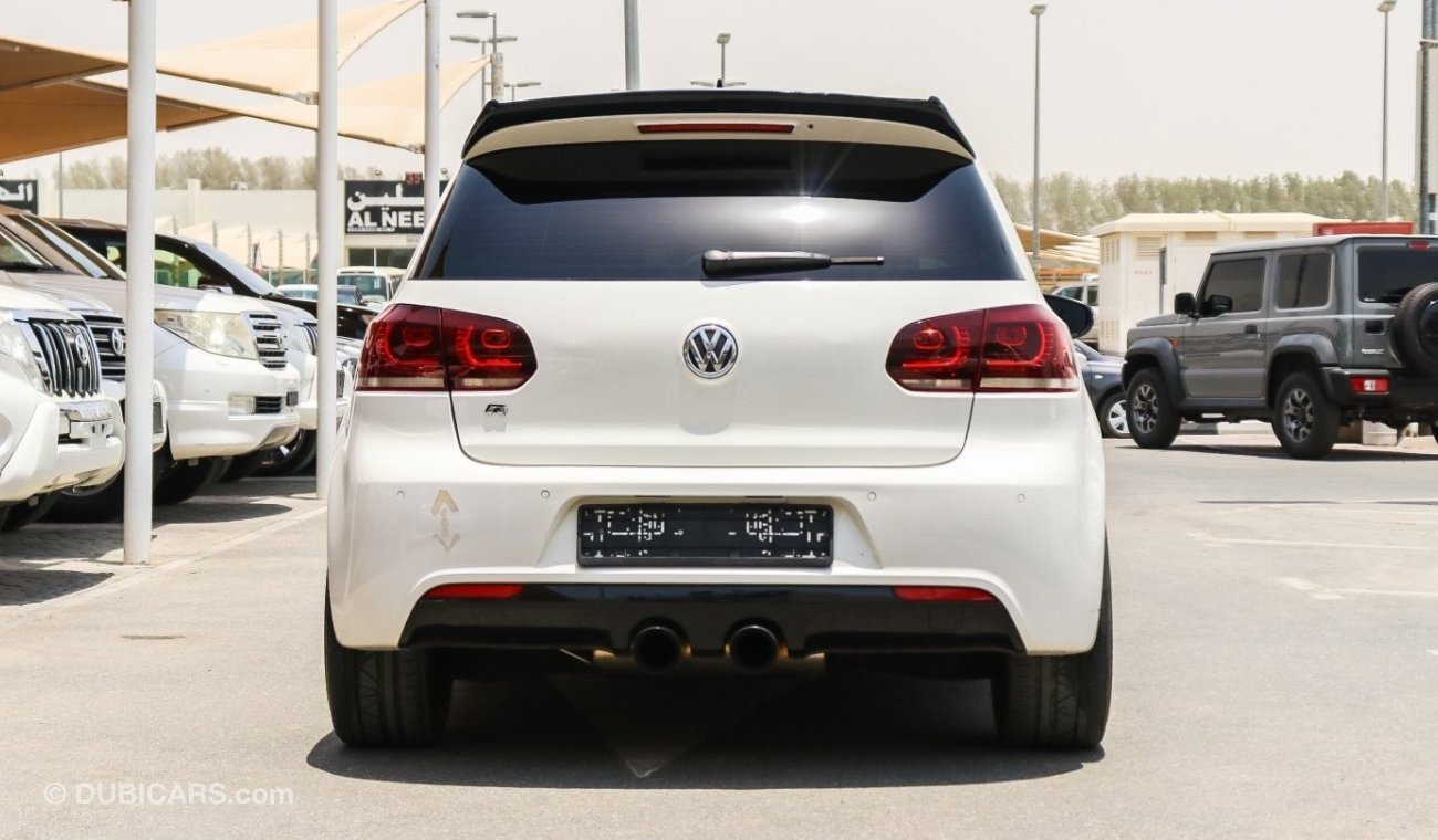 فولكس واجن جولف R