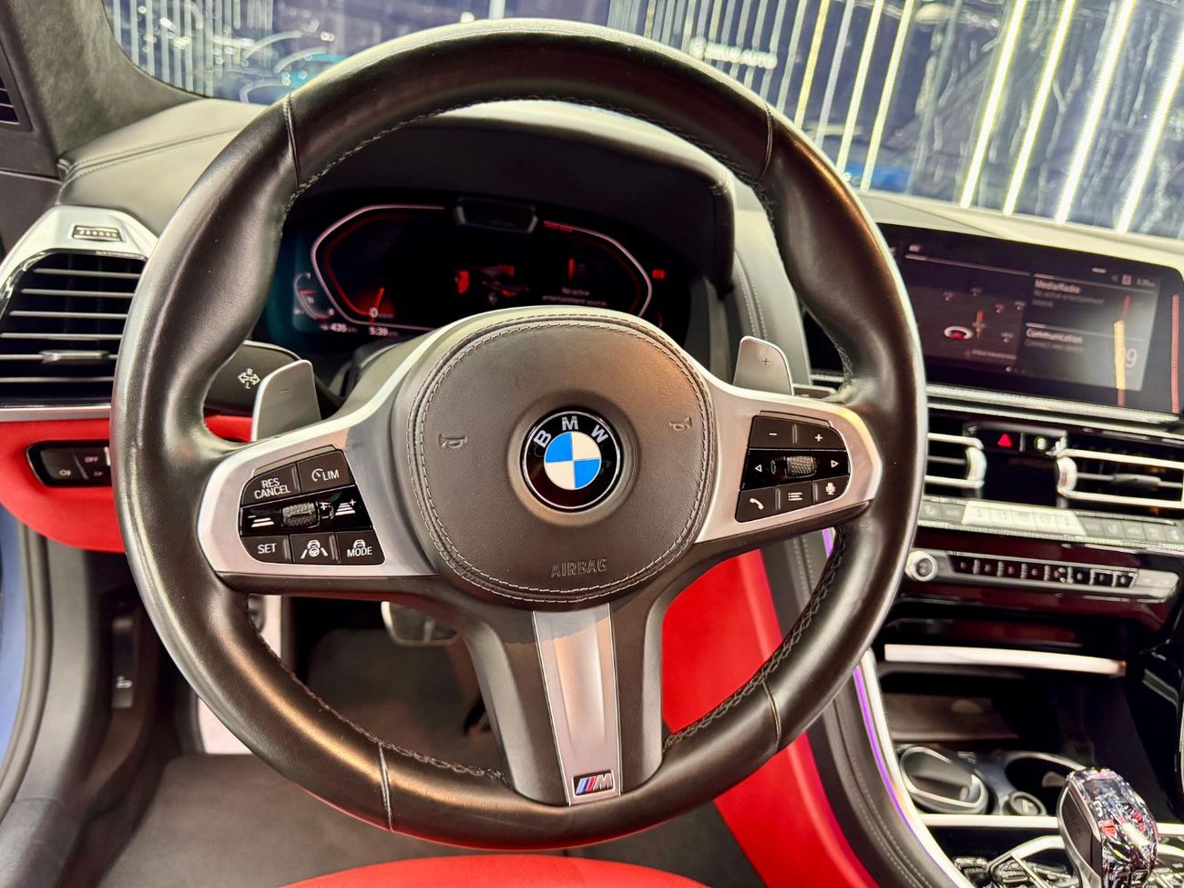 بي أم دبليو 840i Std 3.0L Sportback 2022 BMW 840I GCC full option with Service contract till April 20227 or 60k