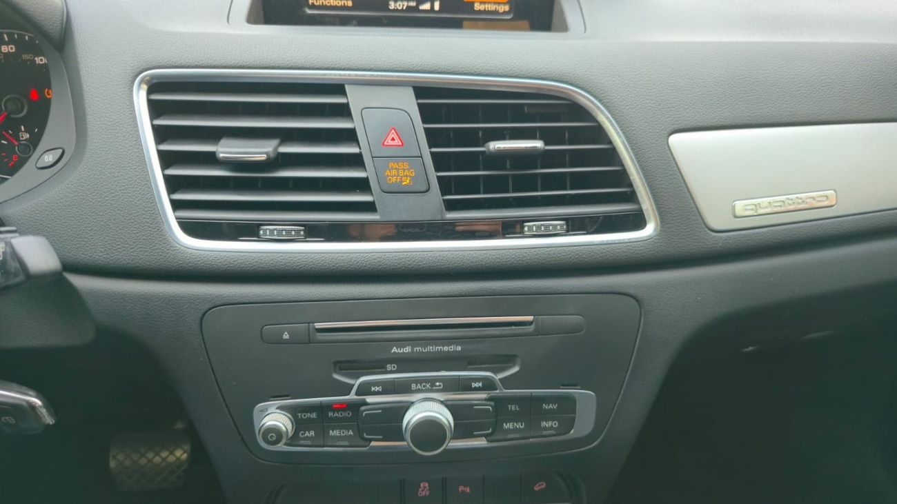 أودي Q3 LEFT HAND FULL OPTION CLEAN AND IN PERFECT CONDITION 2.0 PETROL