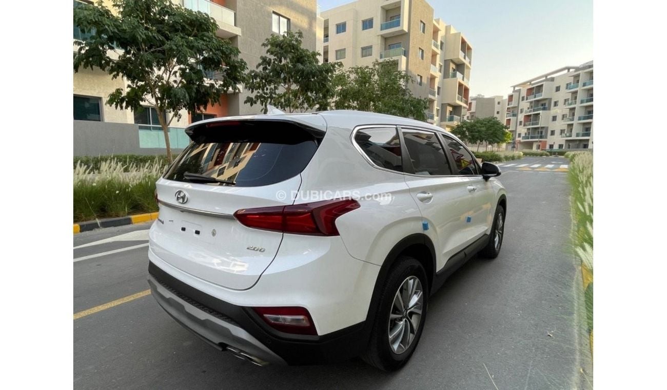 Hyundai Santa Fe Banking facilities without the need for a first payment