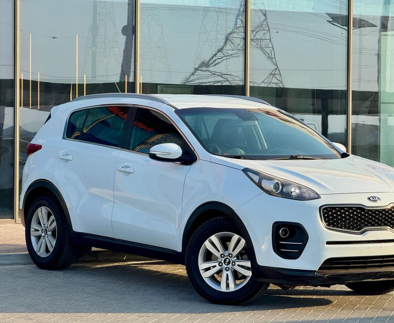 Kia Sportage EX 880X36 /-Monthly l GCC l 2.0 l Cruise, Camera, GPS l Accident Free