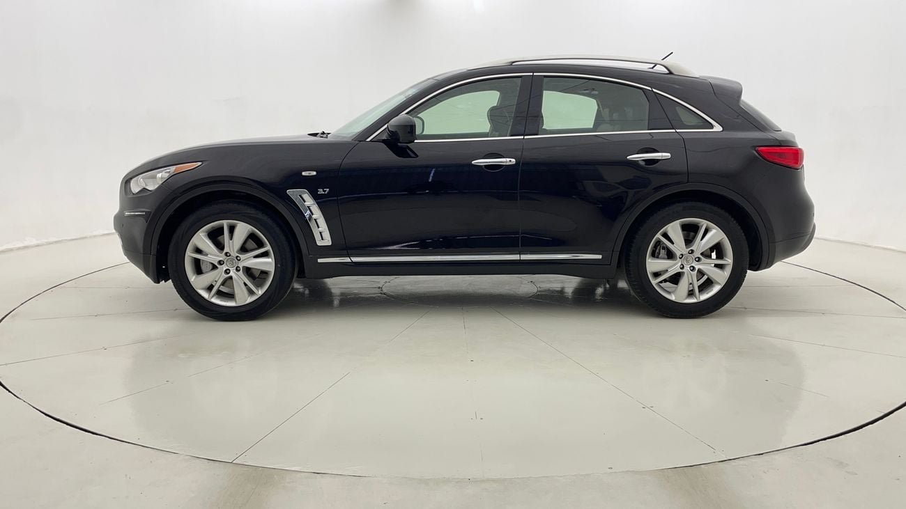 إنفينيتي QX70 LUXURY 3.7 | بدون دفعة مقدمة | اختبار القيادة في المنزل