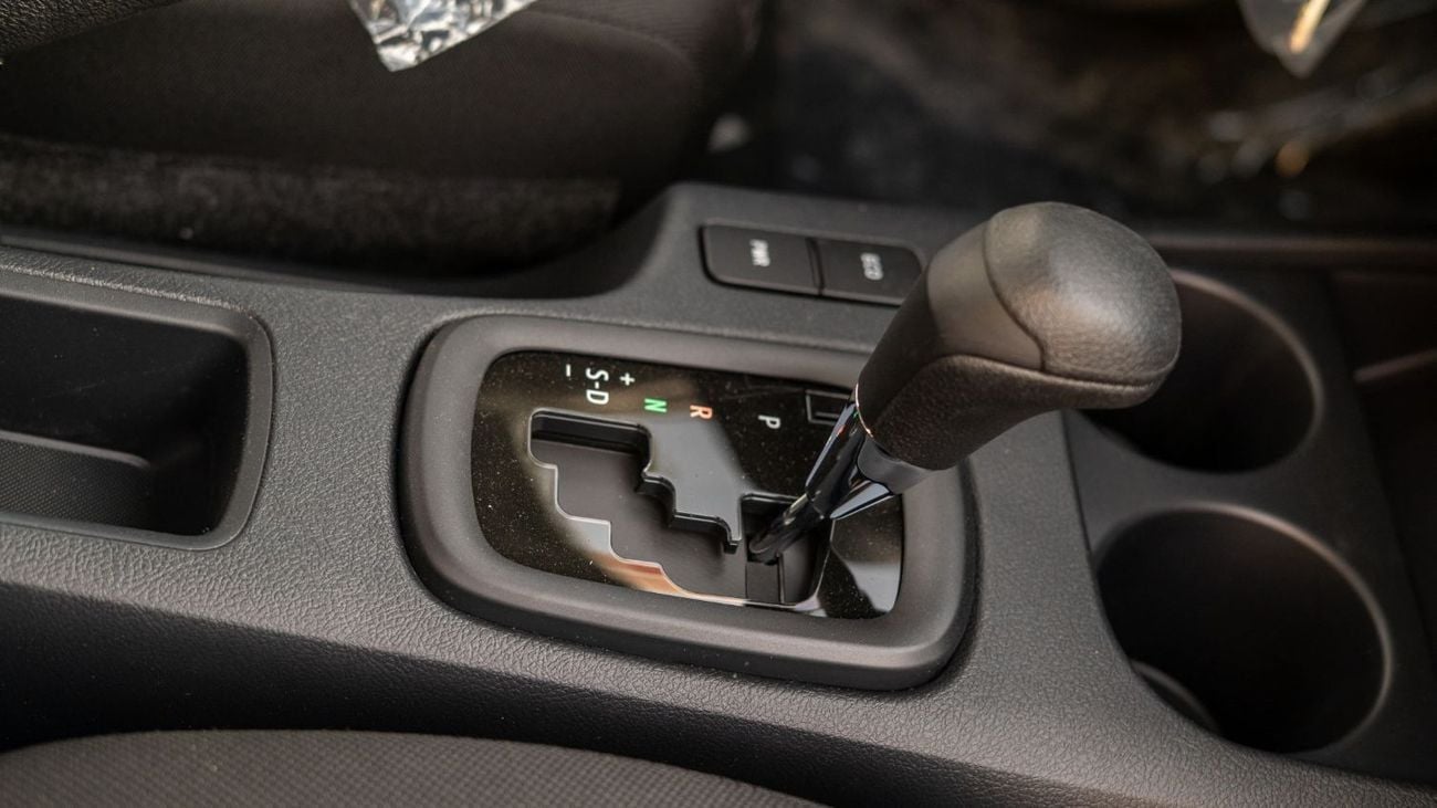 تويوتا هيلوكس SGLX S GLX 2.4L AWD A/T