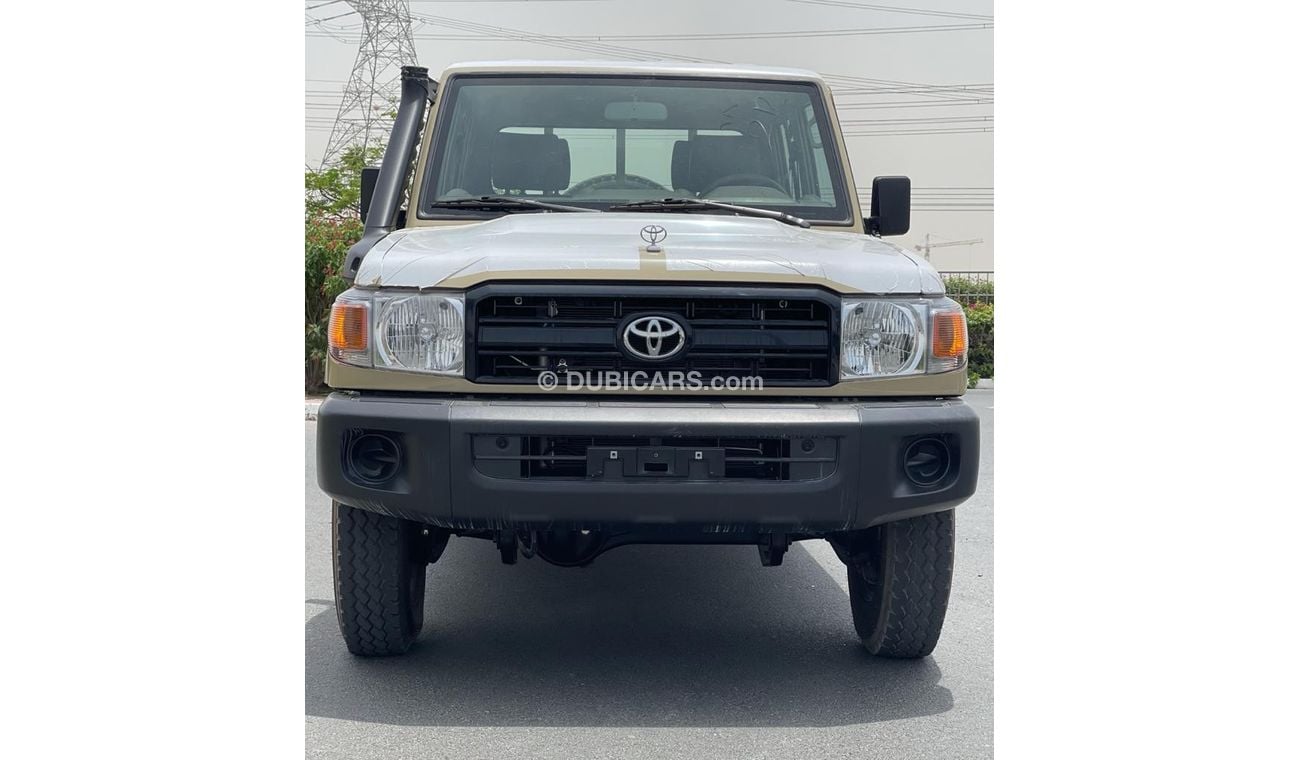 تويوتا لاند كروزر بيك آب TOYOTA LAND CRUISER PICK UP DIESEL 4.2L V6 GCC WITH DIFFLOOK AND POWER WINDOWS