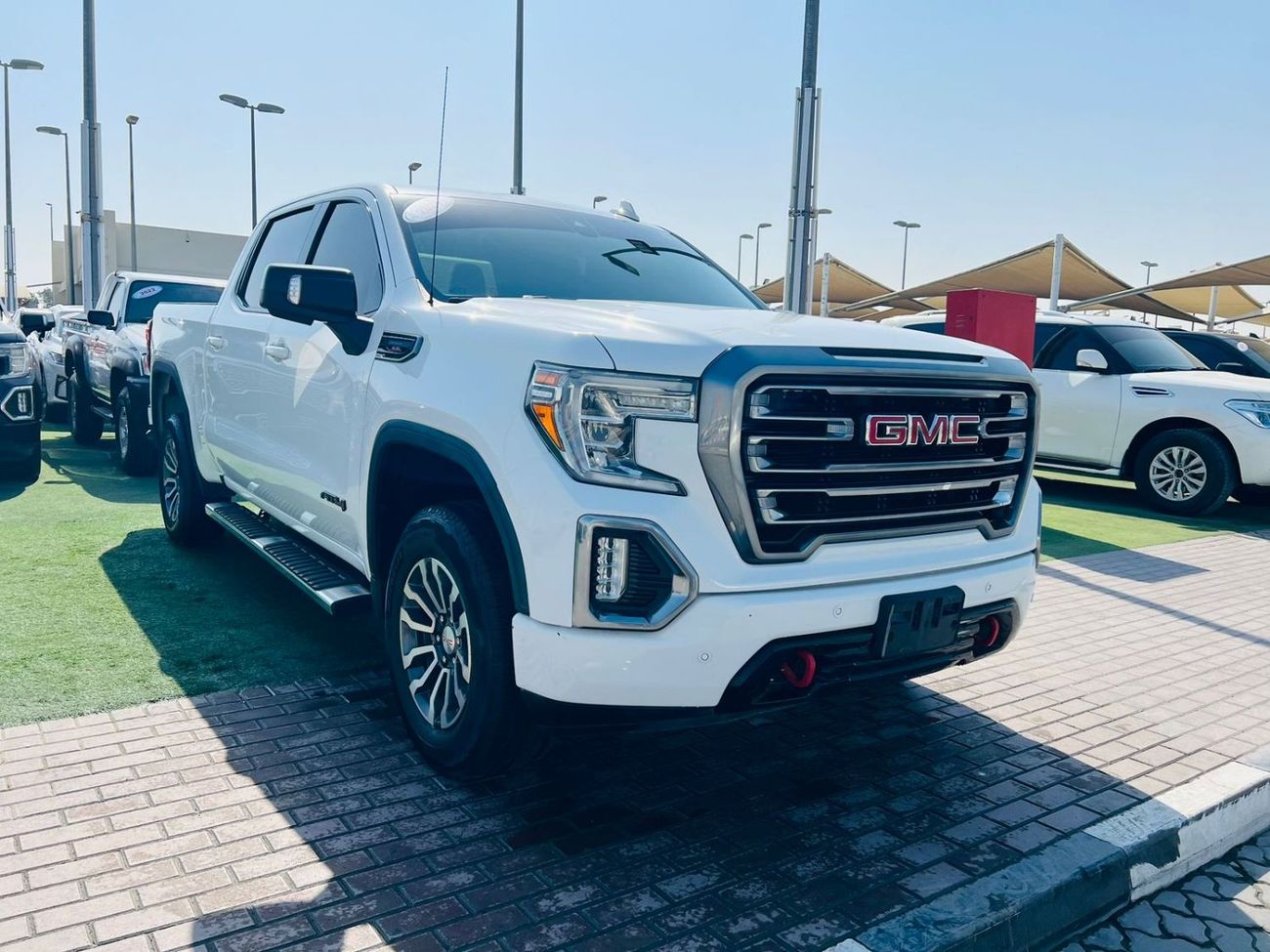 جي أم سي سييرا 5.3L V8 SLT Crew Cab (AWD)