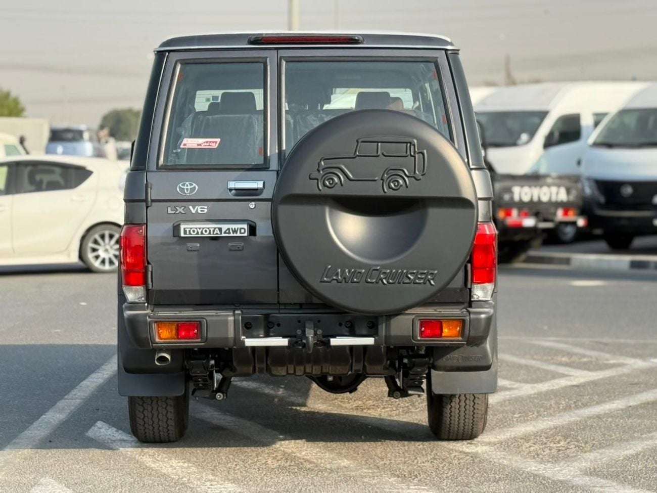 Toyota Land Cruiser 70 HT VXR 4.0L LC76 5 DOORS