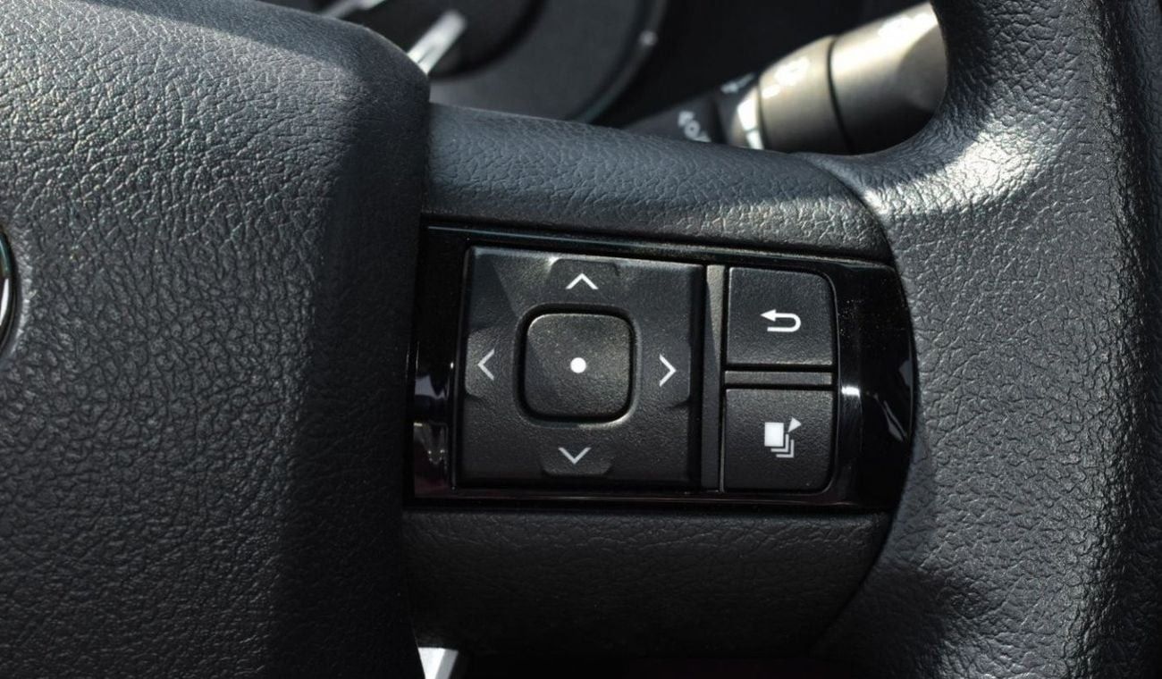 Toyota Hilux 2.7 GLXS , MANUAL TRANSMISSION, PUSH START, OMANI , MODEL 2023 FOR EXPORT