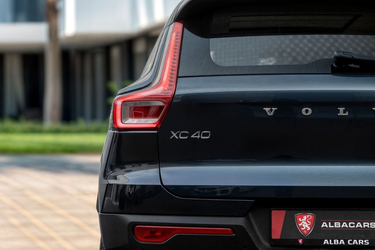 Volvo XC40 1,959 P.M  | 0% Downpayment | Low Km | Panoramic Roof!