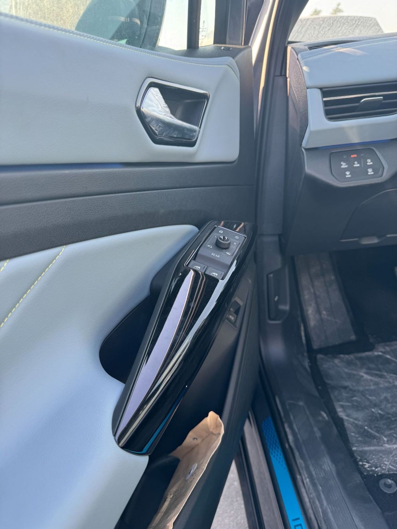 Volkswagen ID.6 VOLKWAGEN ID6 X FIXED PANORAMIC ROOF