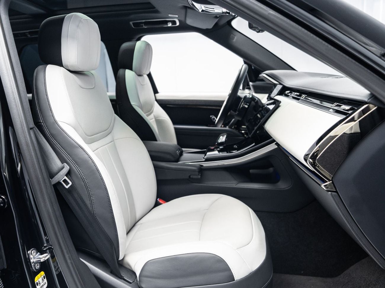 Land Rover Range Rover Sport DYNAMIC HSE P400 BUY NOW, PAY 2027 | THE BLACKLINE STANDARD | Jan 2029 Al Tayer Warranty